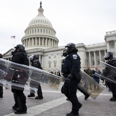 Αστυνομικοί στους δρόμους της Ουάσινγκτον