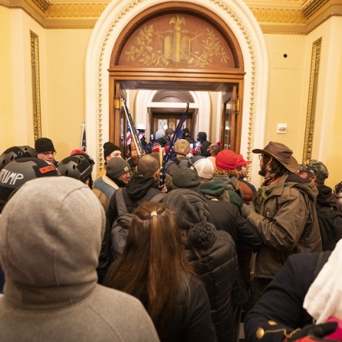 Στιγμιότυπο από την εισβολή διαδηλωτών στο Καπιτώλιο