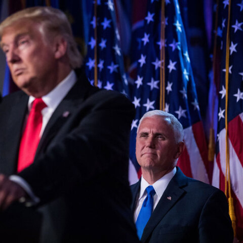 Μάικ Πενς και Ντόναλντ Τραμπ σε μια από τις «καλές στιγμές» τους - Η εισβολή στο Καπιτώλιο έβαλε τέλος στη σχέση τους