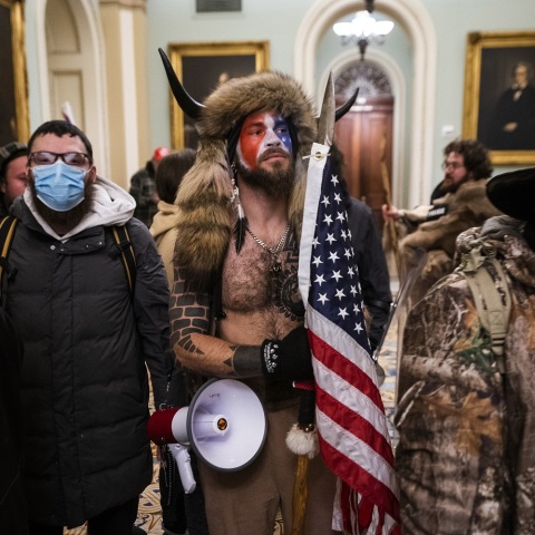 Εισβολή οπαδών του Τραμπ στο Καπιτώλιο στις ΗΠΑ