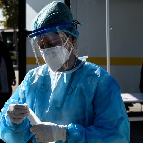 Στιγμιότυπο από τη διενέργεια rapid test