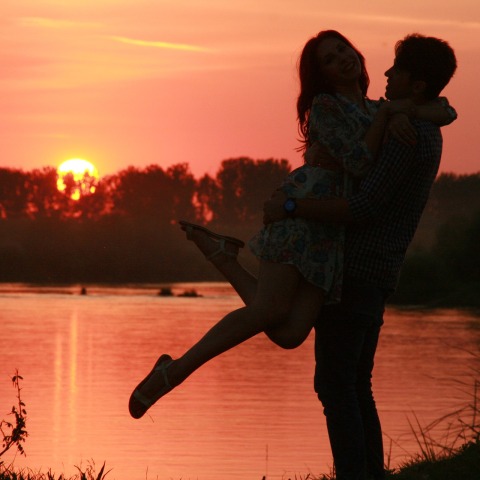 Ποια ορμόνη του σεξ «χτυπάει» ο κορωνοϊός;