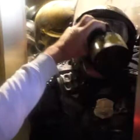 Επίθεση σε αστυνομικούς κατά την εισβολή στο Καπιτώλιο των ΗΠΑ