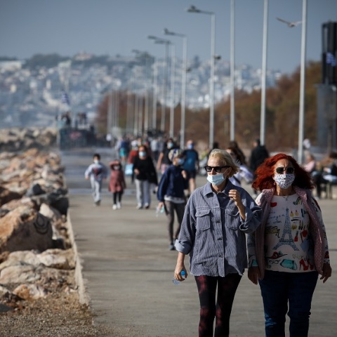 Στιγμιότυπο από βόλτα στην παραλία του Φλοίσβου