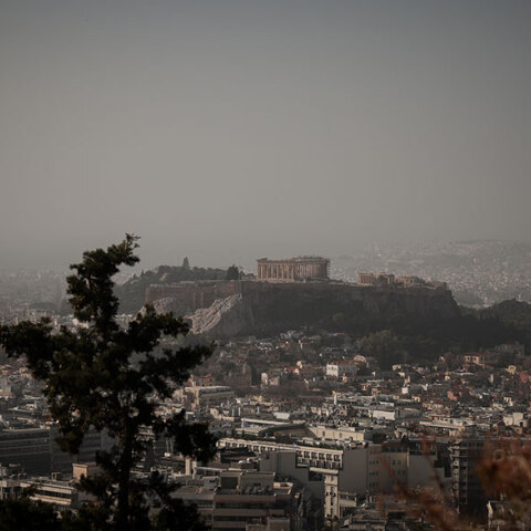 Αφρικανική σκόνη στην Αθήνα - Στο βάθος η Ακρόπολη