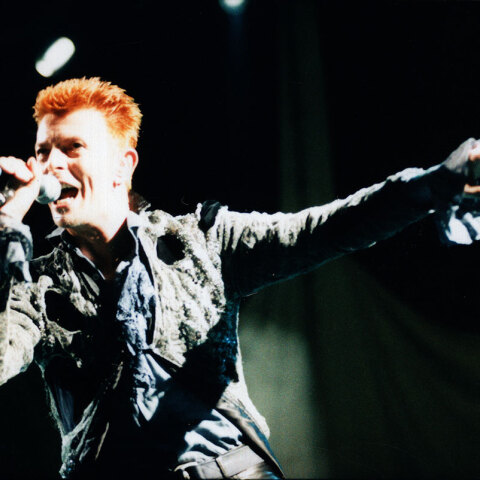 Στιγμιότυπο από τη συναυλία του David Bowie στην Αθήνα, τον Ιούλιο του 1996