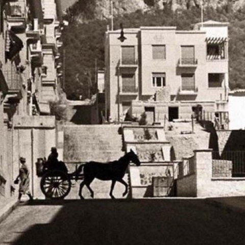 Παλιά φωτογραφία από το Κολωνάκι 