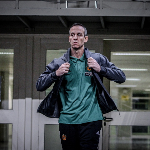 Ο Όντεντ Κάτας ανακοινώθηκε από τον Παναθηναϊκό και το Τριφύλλι πρέπει να βρει στο πρόσωπο του, έναν αντίστοιχο Γιώργο Μπαρτζώκα.