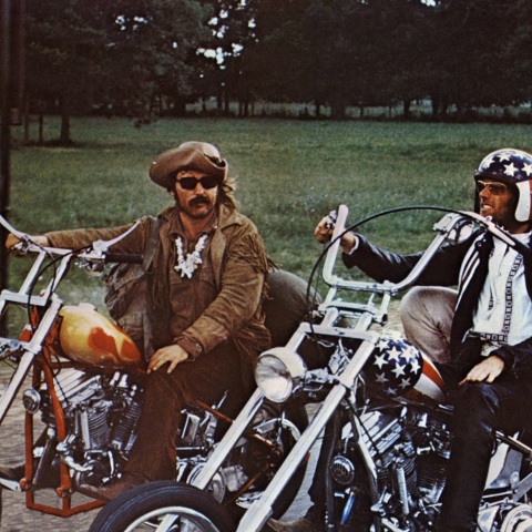 Σκηνή από την ταινία Easy Rider με τους Τζακ Νίκολσον, Πίτερ Φόντα