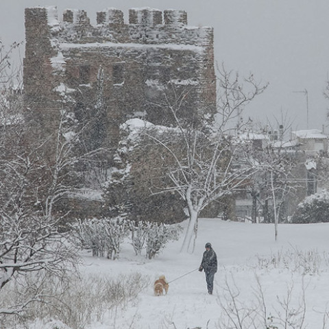 ΧΙΟΝΙΑ ΣΤΗΝ ΠΟΛΗ ΤΗΣ ΘΕΣΣΑΛΟΝΙΚΗΣ