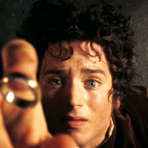 Ο Ελάιτζα Γουντ ως Φρόντο Μπάγκινς στην κινηματογραφική τριλογία του Πίτερ Τζάκσον «Ο Άρχοντας των Δαχτυλιδιών»