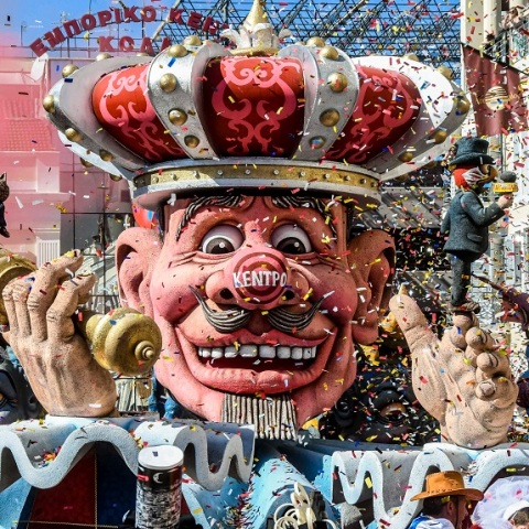 Άρμα από το πατρινό καρναβάλι - φωτογραφία αρχείου