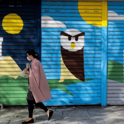 Οι υφασμάτινες μάσκες είναι εξίσου αποτελεσματικές και στα νέα στελέχη του κορωνοϊού, σύμφωνα με ανακοίνωση του Παγκόσμιου Οργανισμού Υγείας