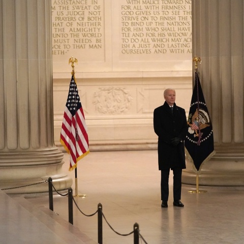 Τζο Μπάιντεν και Τζάστιν Τριντό συμφώνησαν να συναντηθούν τον επόμενο μήνα, έπειτα από τηλεφωνική συνομιλία του νέου προέδρου των ΗΠΑ με τον Καναδό πρωθυπουργό 