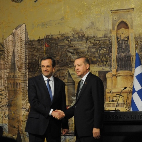 Χειραψία του Αντώνη Σαμαρά με τον Ρετζέπ Ταγίπ Ερντογάν