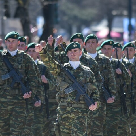 Στρατιωτική παρέλαση