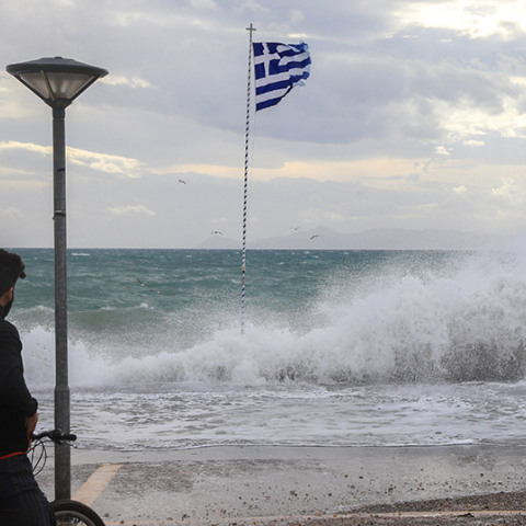 ΙΣΧΥΡΟΙ ΑΝΕΜΟΙ ΚΑΙ ΚΥΜΑΤΑ 