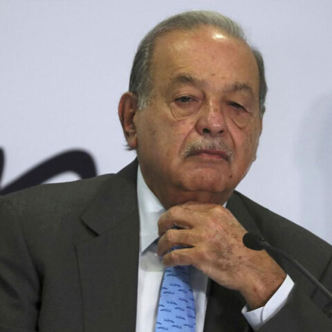 Ο Μεξικανός μεγιστάνας των τηλεπικοινωνιών Κάρλος Σλιμ διαγνώστηκε θετικός στον κορωνοϊό