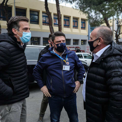 Νίκος Χαρδαλιάς και Παναγιώτης Αρκουμανέας με μάσκα για τον κορωνοϊό