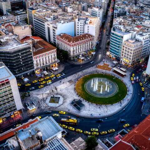 Lockdown για τον κορωνοϊό στην Αττική - Το συντριβάνι στην Ομόνοια από ψηλά