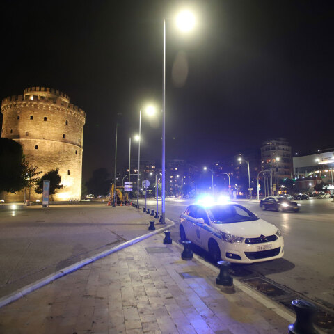 Lockdown στη Θεσσαλονίκη - Απαγόρευση κυκλοφορίας - Εικόνα μπροστά από τον Λευκό Πύργο