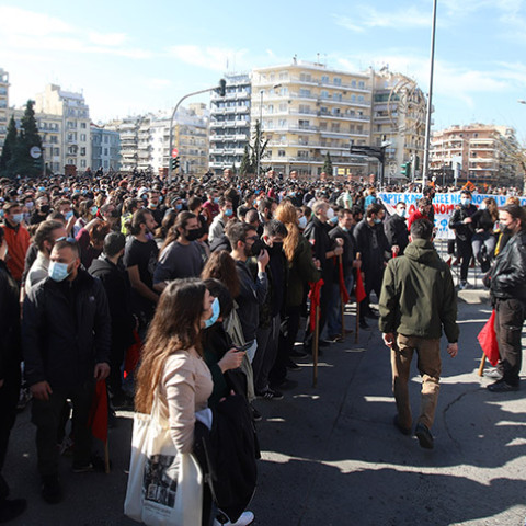 ΘΕΣΣΑΛΟΝΙΚΗ - ΠΟΡΕΙΑ ΦΟΙΤΗΤΙΚΩΝ ΣΥΛΛΟΓΩΝ, ΜΑΘΗΤΩΝ, ΕΚΠΑΙΔΕΥΤΙΚΩΝ ΚΑΙ ΜΕΛΩΝ ΤΟΥ ΠΑΜΕ ΕΝΑΝΤΙΑ ΣΤΟ ΝΟΜΟΣΧΕΔΙΟ ΤΟΥ ΥΠ. ΠΑΙΔΕΙΑΣ