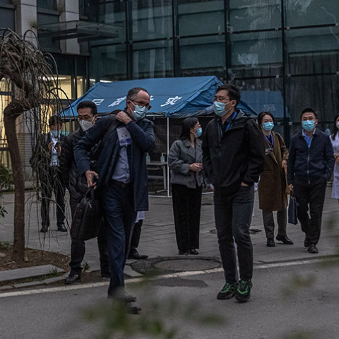 Κλιμάκιο εμπειρογνωμόνων του ΠΟΥ στο Ινστιτούτο Ιολογίας της Ουχάν