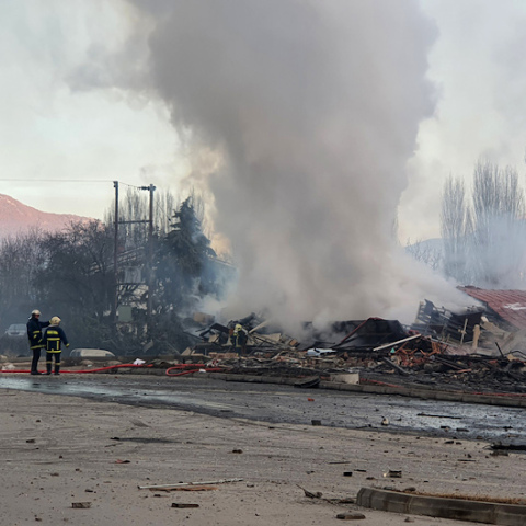 Η ξενοδοχειακή μονάδα κατέρρευσε μετά την ισχυρή έκρηξη 