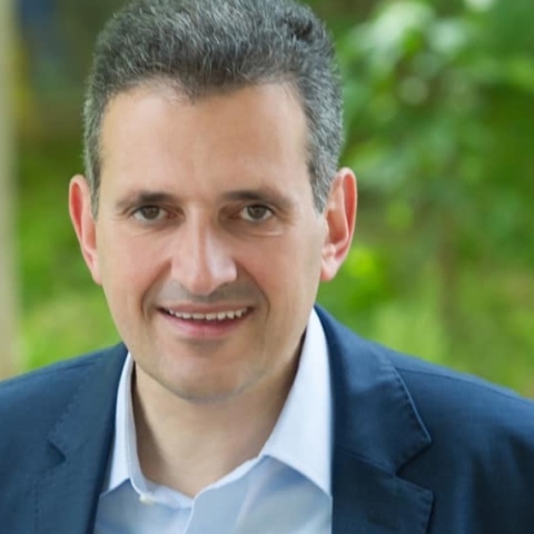 O Δήμαρχος Καλλιθέας, Δημήτρης Κάρναβος