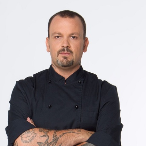 Ο σεφ Δημήτρης Σκαρμούτσος