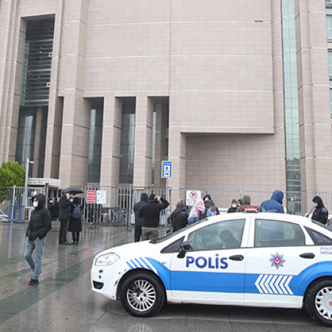 Eκπρόσωποι ορισμένων από τις πρεσβείες των ευρωπαϊκών χωρών φθάνουν για συμμετοχή σε δίκη φυλακισμένου Τούρκου επιχειρηματία  Οσμάν Καβαλά - 2020