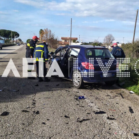 Τροχαίο ατύχημα στην Εθνική Οδό Πατρών - Πύργου - Το ένα από τα δύο οχήματα μετά τη μετωπική