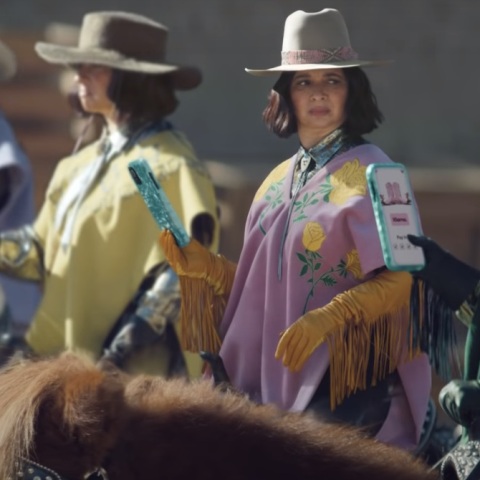 Γυναίκες πάνω σε άλογα