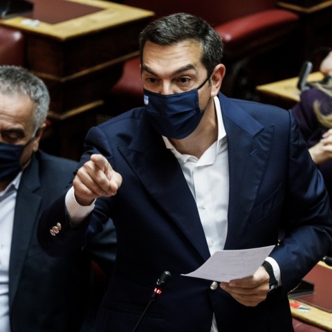 Ο Αλέξης Τσίπρας μιλάει από τα έδρανα της Βουλής στη συζήτηση για το νομοσχέδιο για την τριτοβάθμια εκπαίδευση