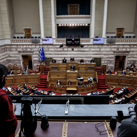 Στιγμιότυπο από τη συζήτηση στη Βουλή για την ψήφιση του νομοσχεδίου για την τριτοβάθμια εκπαίδευση
