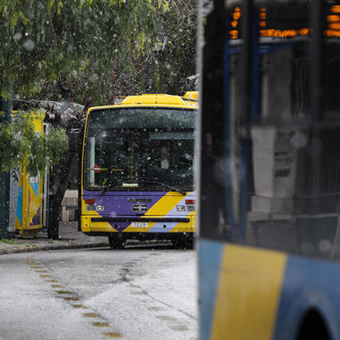 ΑΘΗΝΑ-ΚΥΜΑ ΚΑΚΟΚΑΙΡΙΑΣ "ΜΗΔΕΙΑ" ΧΙΟΝΟΝΕΡΟ ΚΑΙ ΧΑΜΗΛΕΣ ΘΕΡΜΟΚΡΑΣΙΕΣ // ΣΤΙΓΜΙΟΤΥΠΑ ΑΠΟ ΤΟ ΚΕΝΤΡΟ ΤΗΣ ΑΘΗΝΑΣ