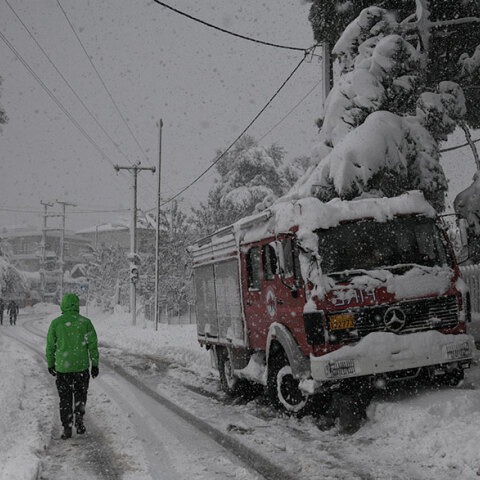 Χιόνια στον Διόνυσο έφερε η κακοκαιρία «Μήδεια»
