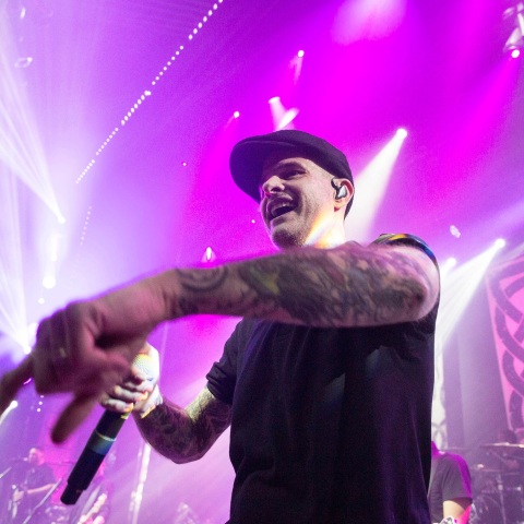 Ο τραγουδιστής των Dropkick Murphys, Al Barr, στη συναυλία τους στο Gazi Music Hall στην Αθήνα, 