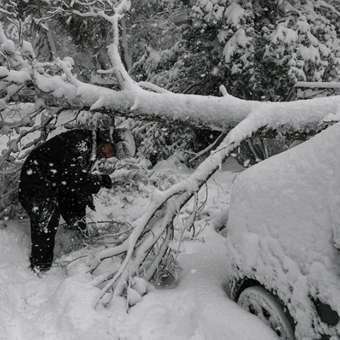 ΚΑΚΟΚΑΙΡΙΑ "ΜΗΔΕΙΑ" / ΧΙΟΝΟΠΤΩΣΗ ΣΤΟΝ ΔΙΟΝΥΣΟ