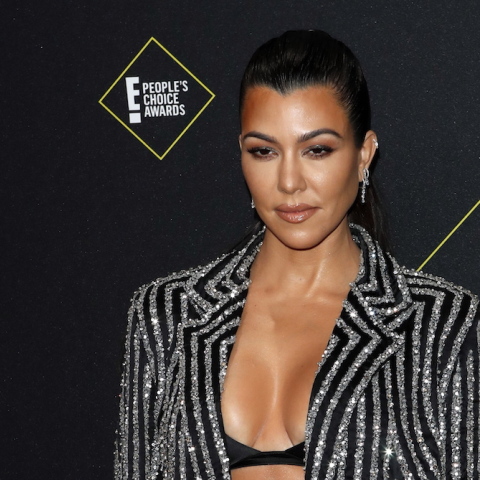 Η Κόρτνεϊ Καρντάσιαν αποκάλυψε το νέο της αγόρι με φωτο-κουίζ