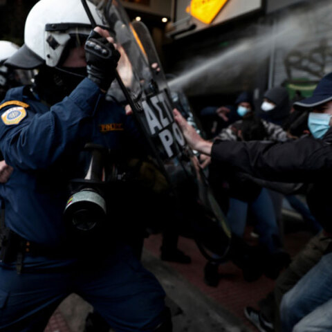 Επεισόδια σε διαδήλωση για τον Δημήτρη Κουφοντίνα στην Αθήνα (ΦΩΤΟ ΑΡΧΕΙΟΥ)