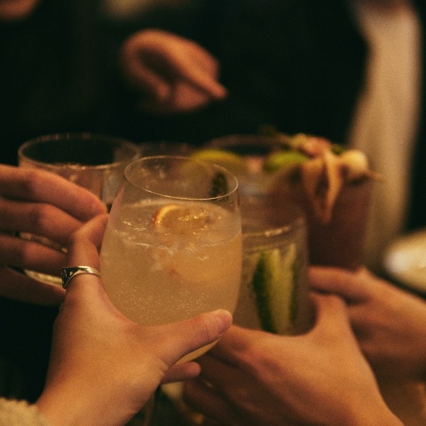 Συνελήφθη από αστυνομικούς 50χρονος διοργανωτής κορωνοπάρτι σε μισθωμένο διαμέρισμα στη Θεσσαλονίκη, ενώ του επιβλήθηκε και πρόστιμο 3.000 ευρώ 