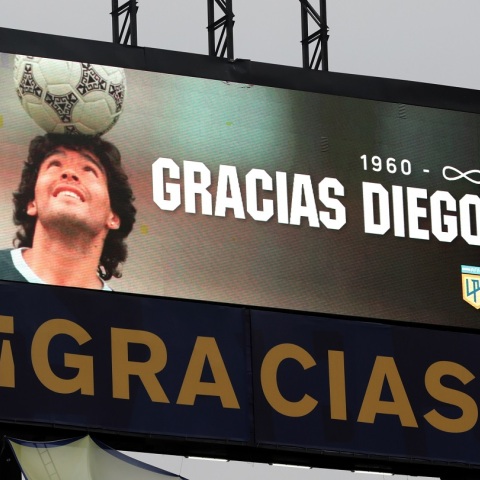 Σοκαριστική κατάθεση για τις συνθήκες που περιβάλλουν το θάνατο του Ντιέγκο Μαραντόνα έρχονται στη δημοσιότητα: Έριχναν χάπια στην μπίρα του, είχε παραισθήσεις