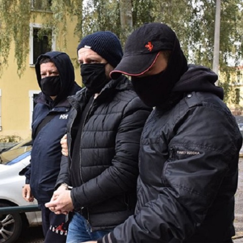 Στην Ευελπίδων έφτασε με χειροπέδες ο Δημήτρης Λιγνάδης 