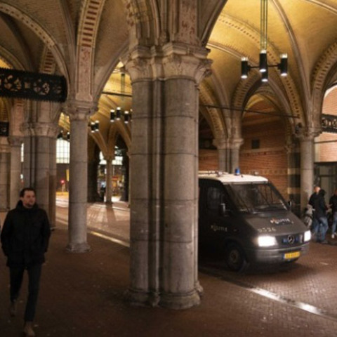 Κορωνοϊός - COVID-19, Ολλανδία, Απαγόρευση Κυκλοφορίας