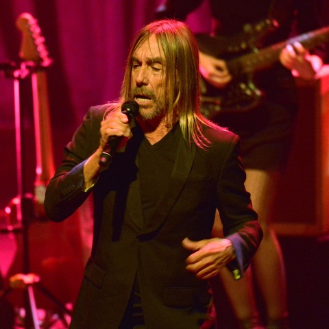Iggy Pop – Do Not Go Gentle Into That Good Night: Όπου ο αειθαλής ρόκερ μελοποιεί κλασικούς στίχους του Dylan Thomas από το «Αβρός μην πας στην νύχτα την καλή»