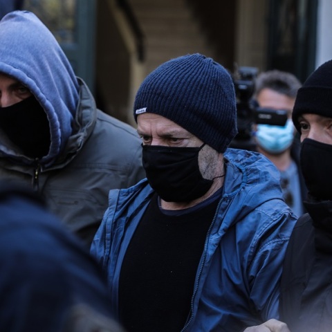 Ο Δημήτρης Λιγνάδης οδηγείται στην ανακρίτρια 