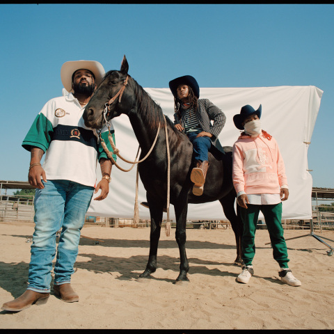 Tommy Hilfiger, «Moving Forward Together», Άνοιξη 2021