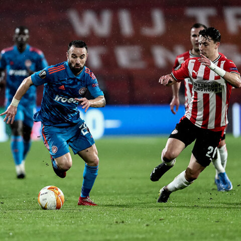 Αϊντχόφεν - Ολυμπιακός: Θρυλική πρόκριση στους «16» του Europa League παρά την ήττα με 2-1 στην Ολλανδία