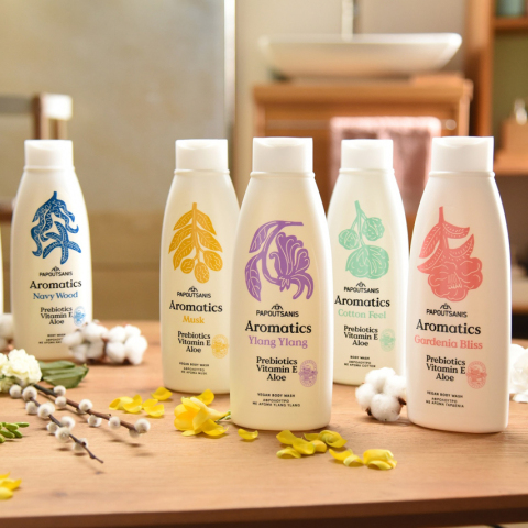 Κορυφαίες διακρίσεις για την Παπουτσάνης στον θεσμό Προϊόν της Χρονιάς 2021, για τη σειρά αφρόλουτρων Aromatics και τα αντισηπτικά προϊόντα Natura.